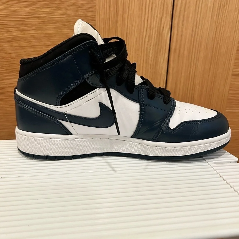 Nike Air Jordan 1 | Mid Sneakers | Armory Navy, White and Black | Size 7Y